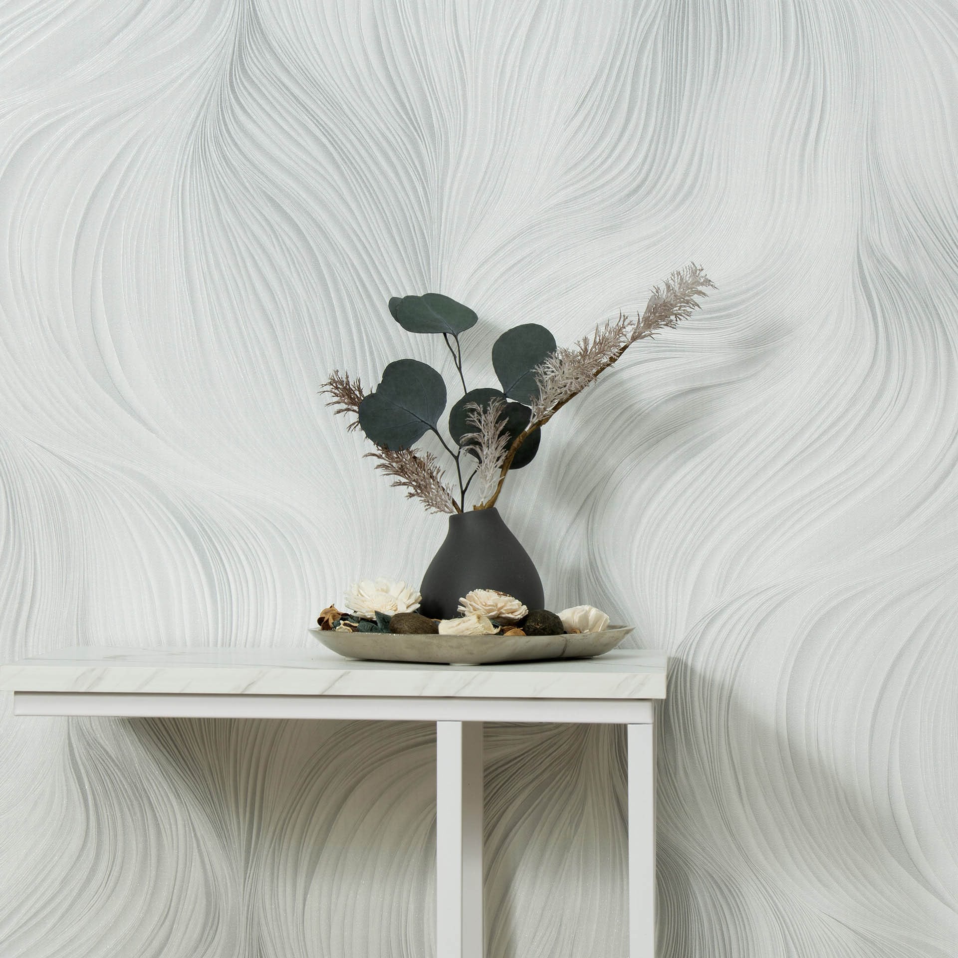 Guido Maria Kretschmer grafisch behang Waves of Light Fashion for Walls 5 lichtgrijs