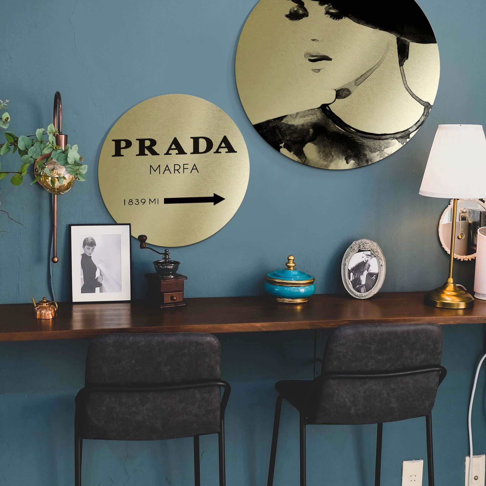 Wandcirkels Alu-Dibond Prada Marfa - goud effect