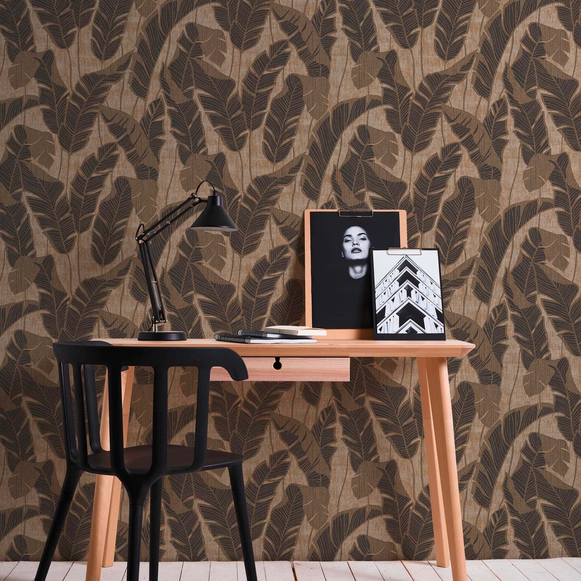 bladpatroon behang licht glanzend beige zwart - bloemen patroon behang planten