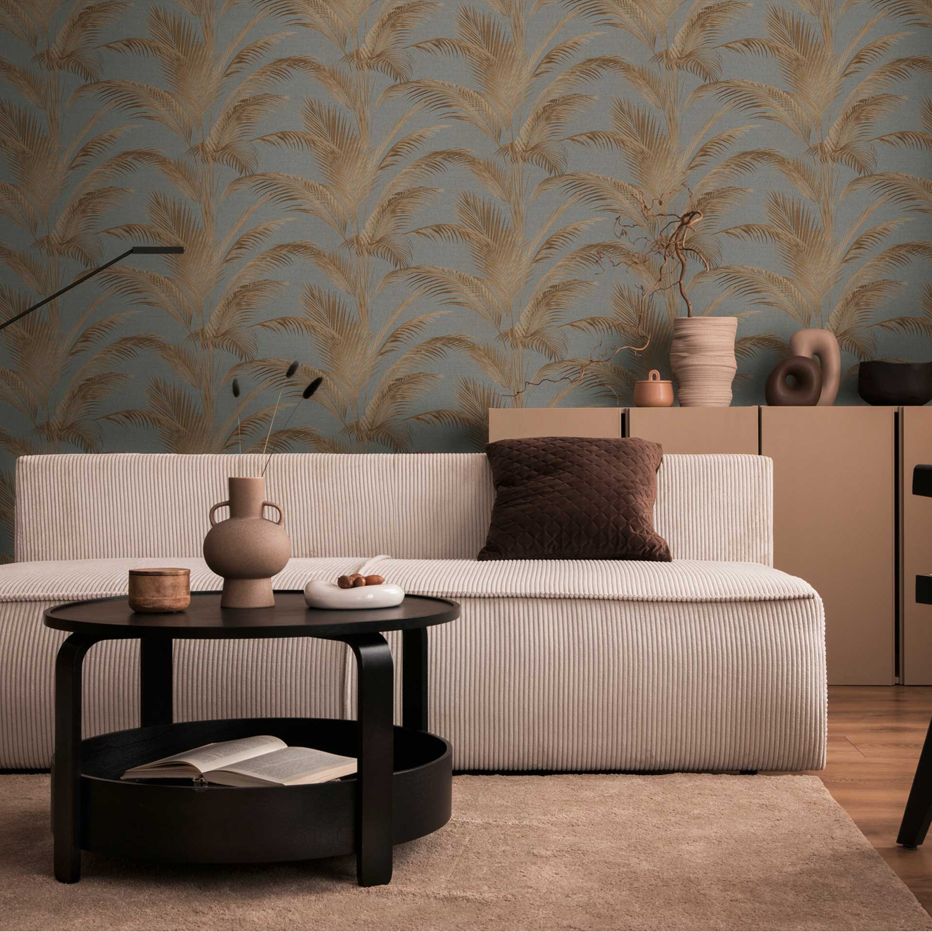 Palm behang grijs goud - Vliesbehang met tropisch monster en elegante glans
