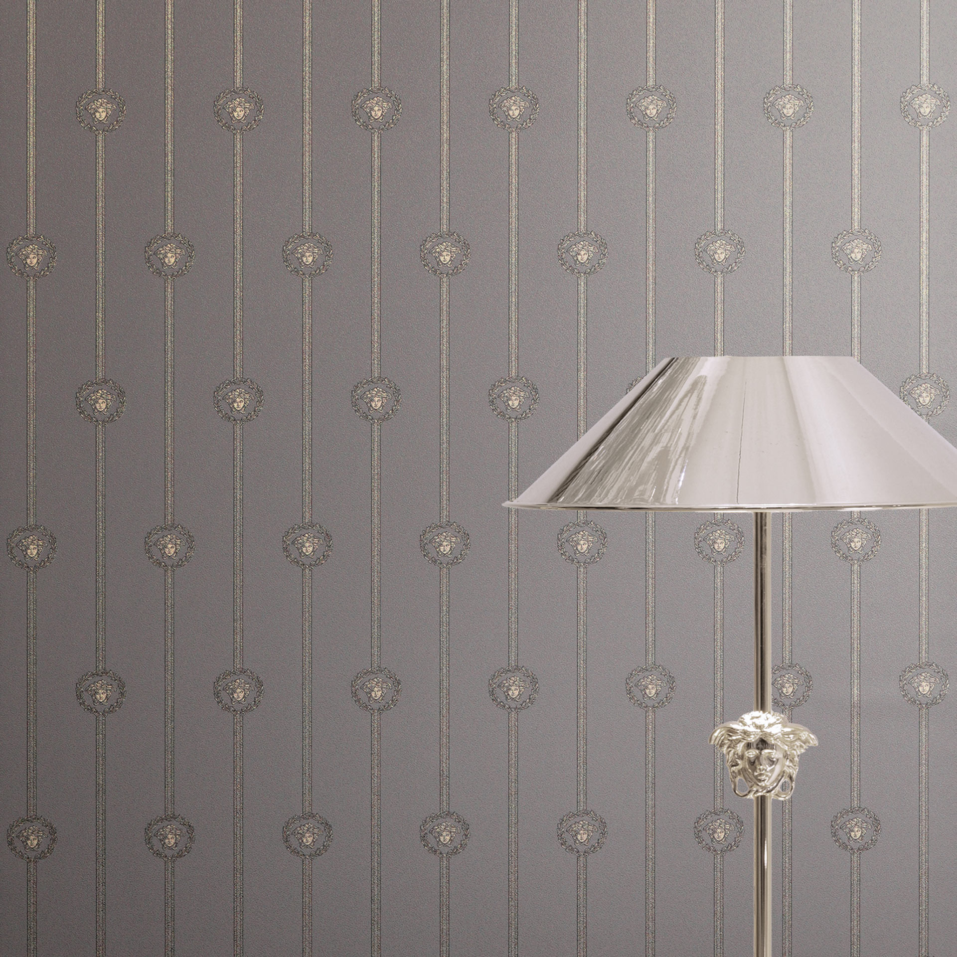 Versace Vliesbehang I Love Baroque strepen Medusa Taupe Zilver luxe