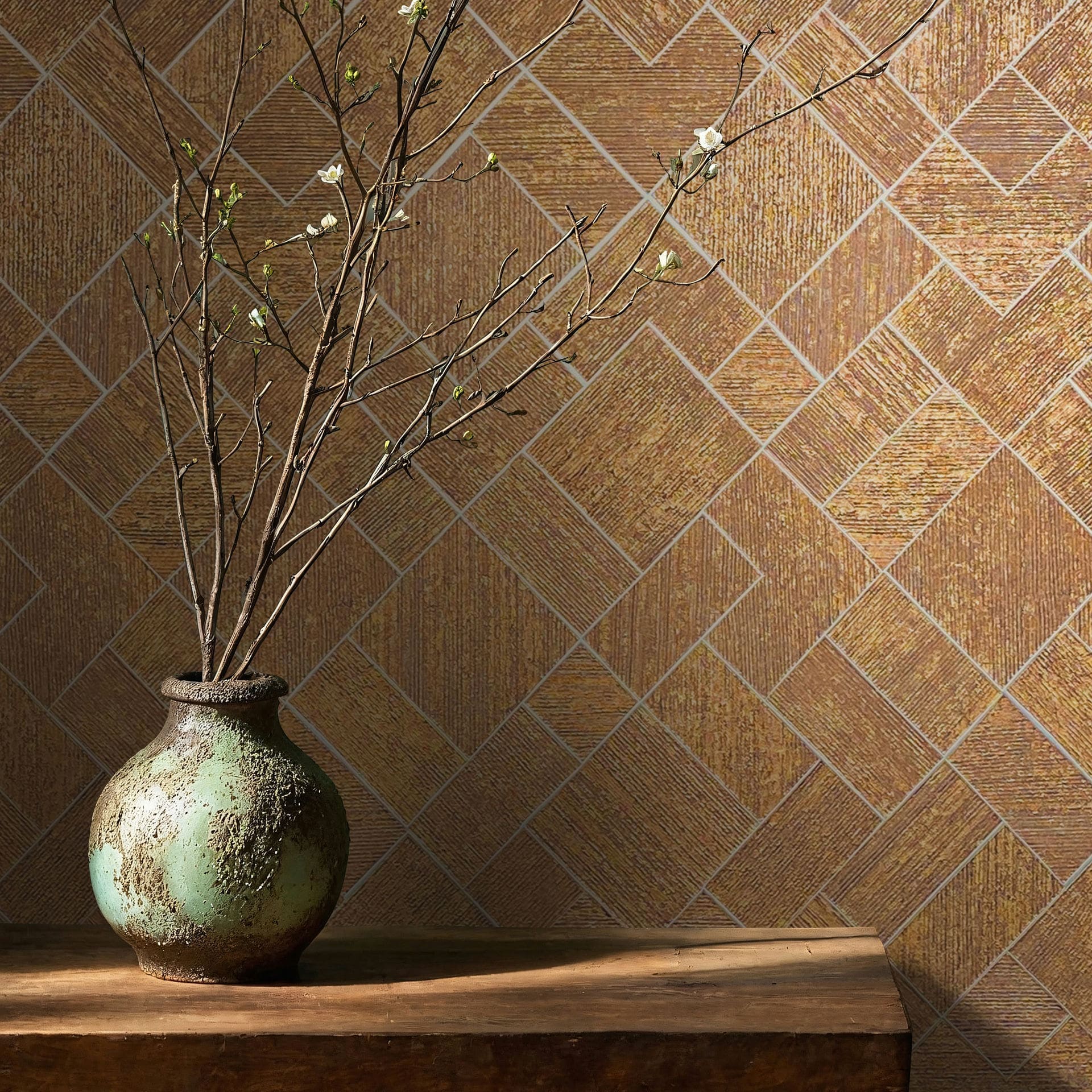 Vliesbehang in goud geblokt, grafisch geometrisch ruitpatroon