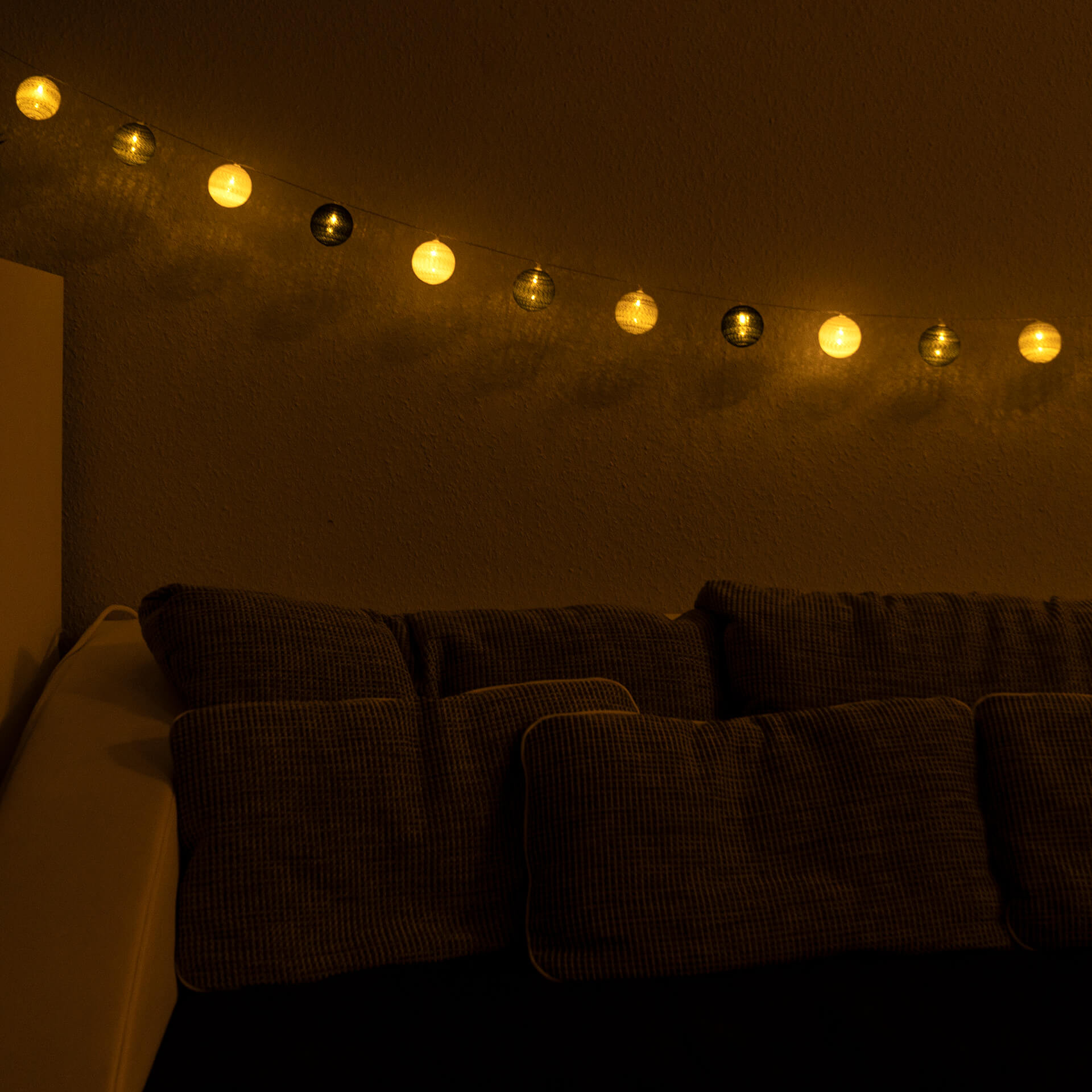 Cotton Ball Lights LED-Lichterkette schwarz grau 20-teilig