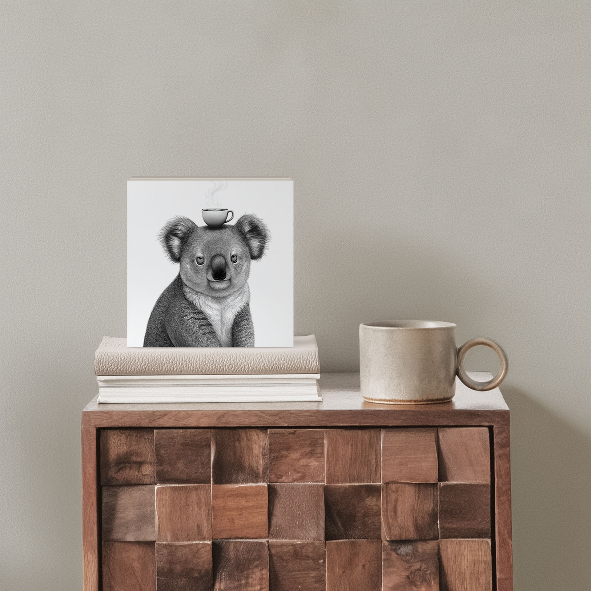 Billede af træ til at stille frem - Koala med kaffe - Korenkova - 15x15 cm