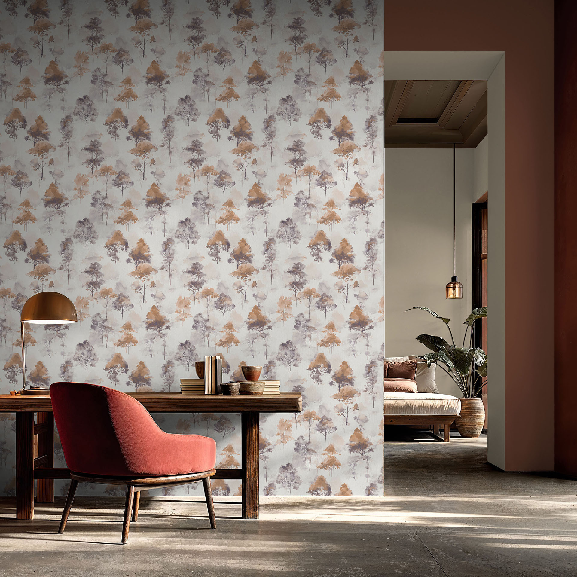 Bosbehang vlies in beige bruin grijs met bomen in herfstlook