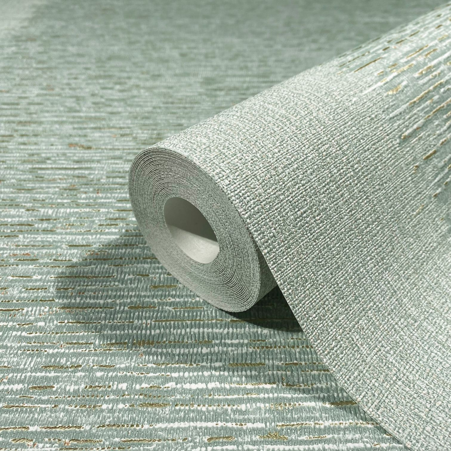 Vliesbehang met strepen en fijne lijnen groene textuur