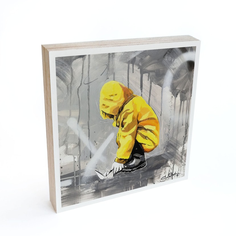 Houten Wanddecoratie om te plaatsen Kind met Papieren Bootje Streetart - Habib - 15x15 cm