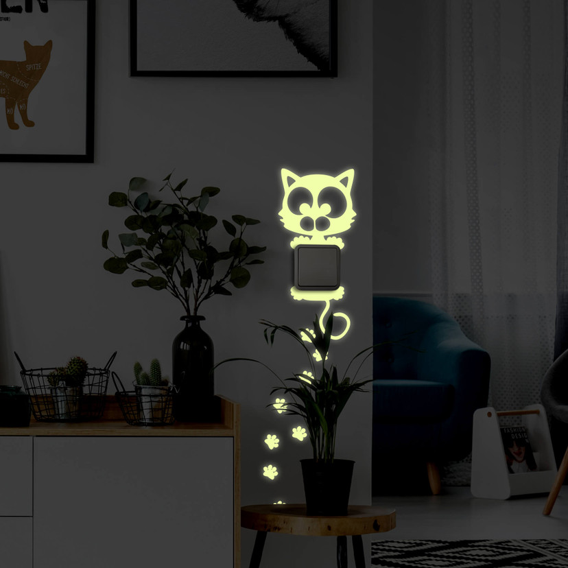 Selvlysende Wallsticker Kat - passer til stikkontakten