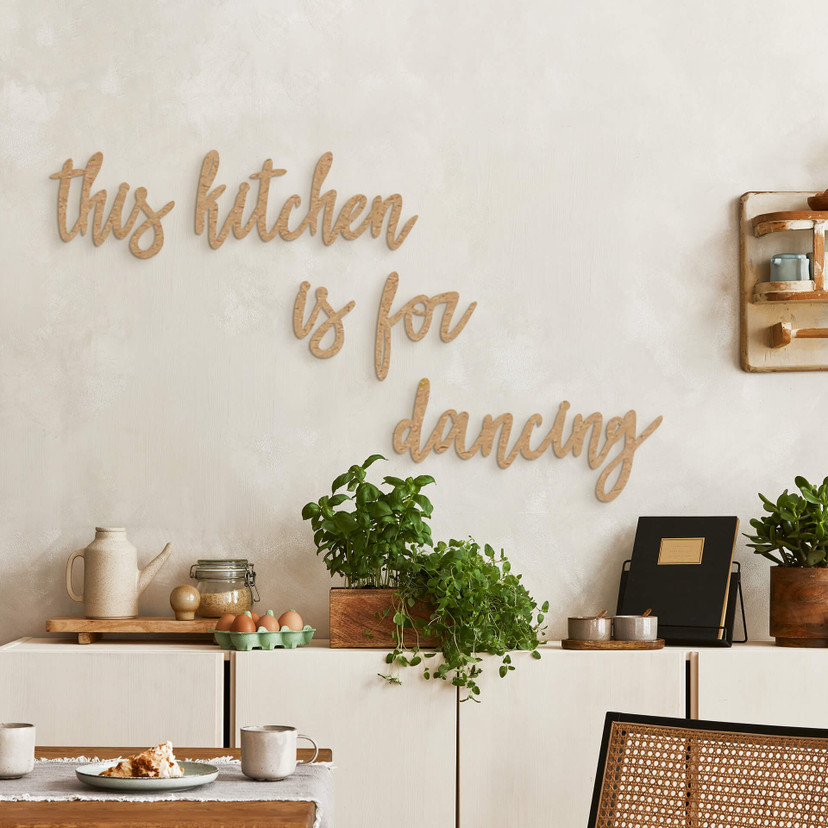drewniany napis 3D This kitchen is for dancing (5 sztuk) - MDF nature