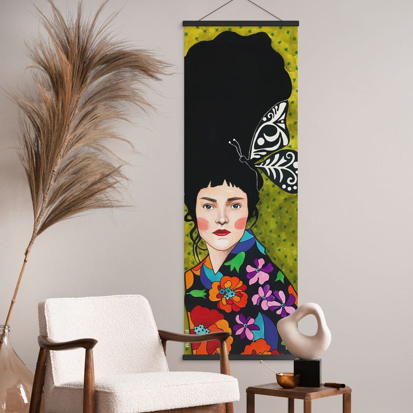 Textielposter vrouw met vlinder in haar haar - Hülya - Panorama