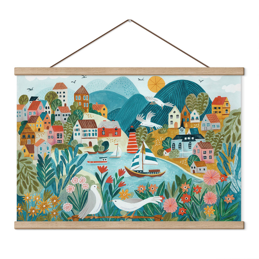 Tekstil plakat Farverig kystby om sommeren - Bonne Müller