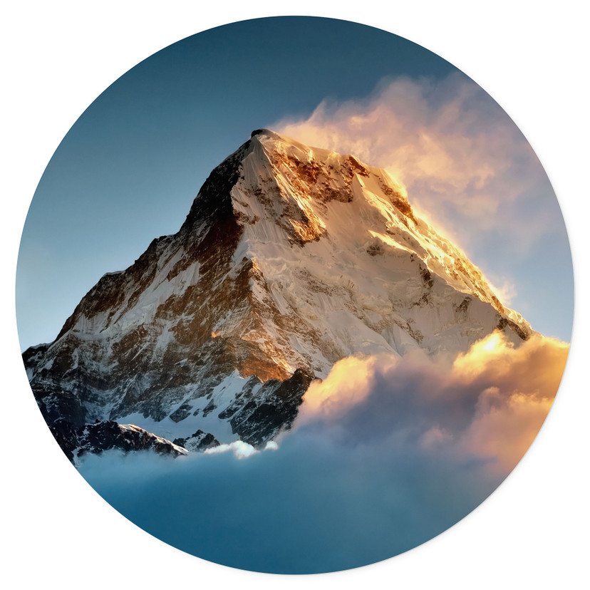 Naklejka na ścianę Wschód słońca nad ośnieżoną górą - Annapurna Himal - Okrągła