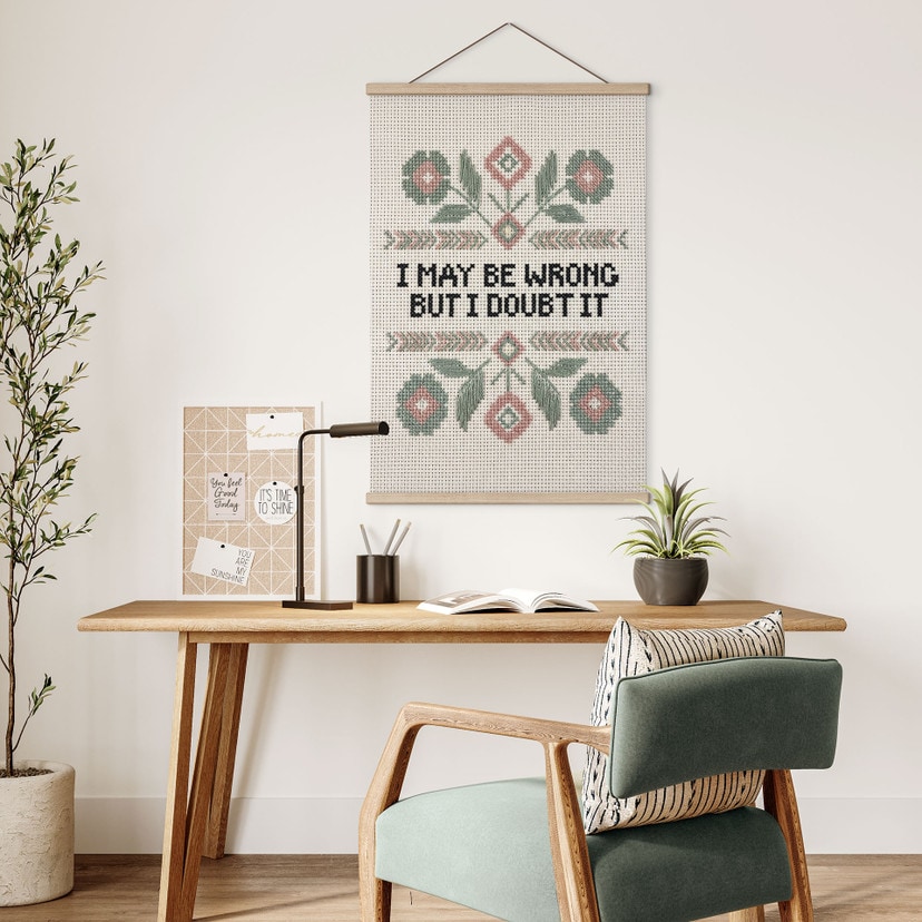 Stoffbild I may be wrong mit Blumen Stickmuster - Magnusson
