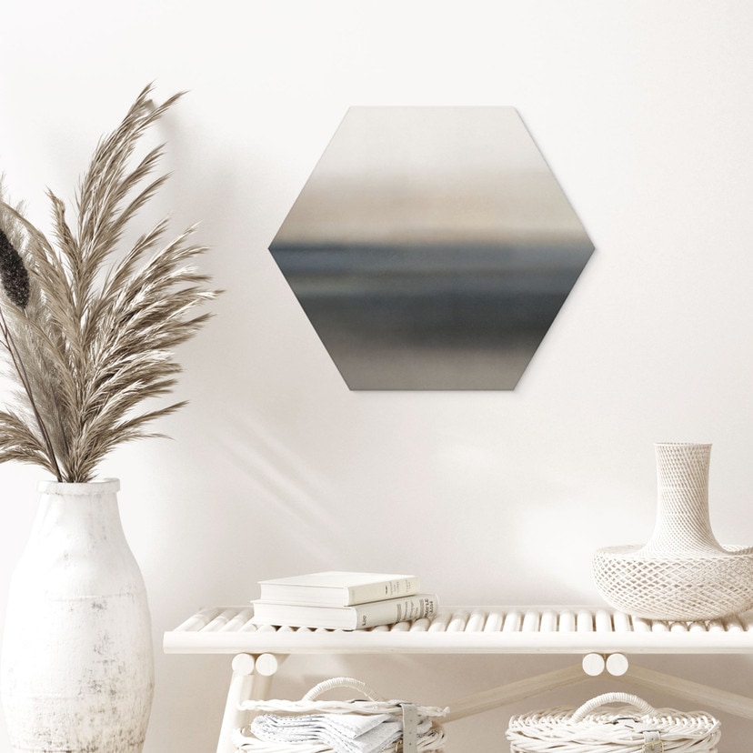 Hexagon Wandbild Rotko Sand - Minimalistischer Horizont - Sir Edward x Grigory Gladarev - Alu-Dibond