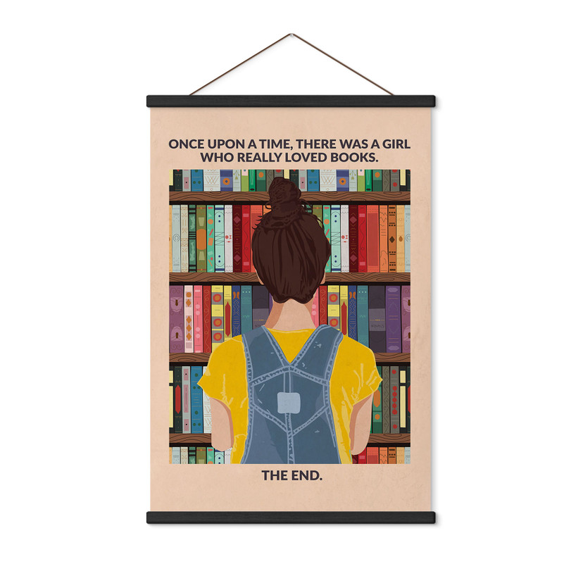 Stoffbild Bücherliebe - Mädchen am Regal - WallChart Art Studio