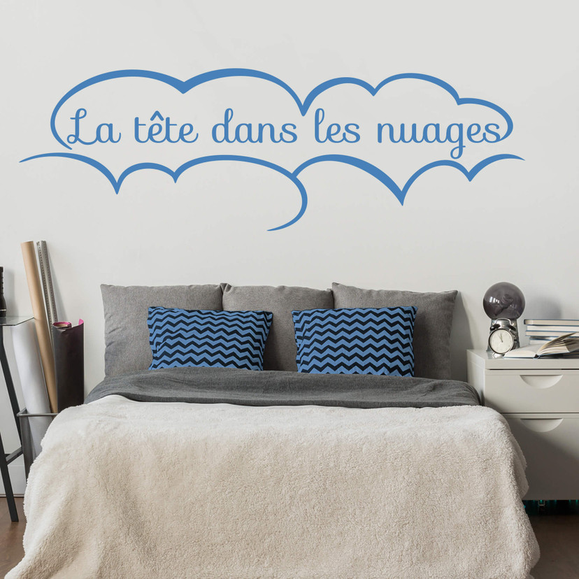 Sticker mural - La tête dans les nuages.