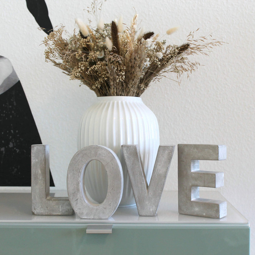 Lettres décoratives en béton LOVE