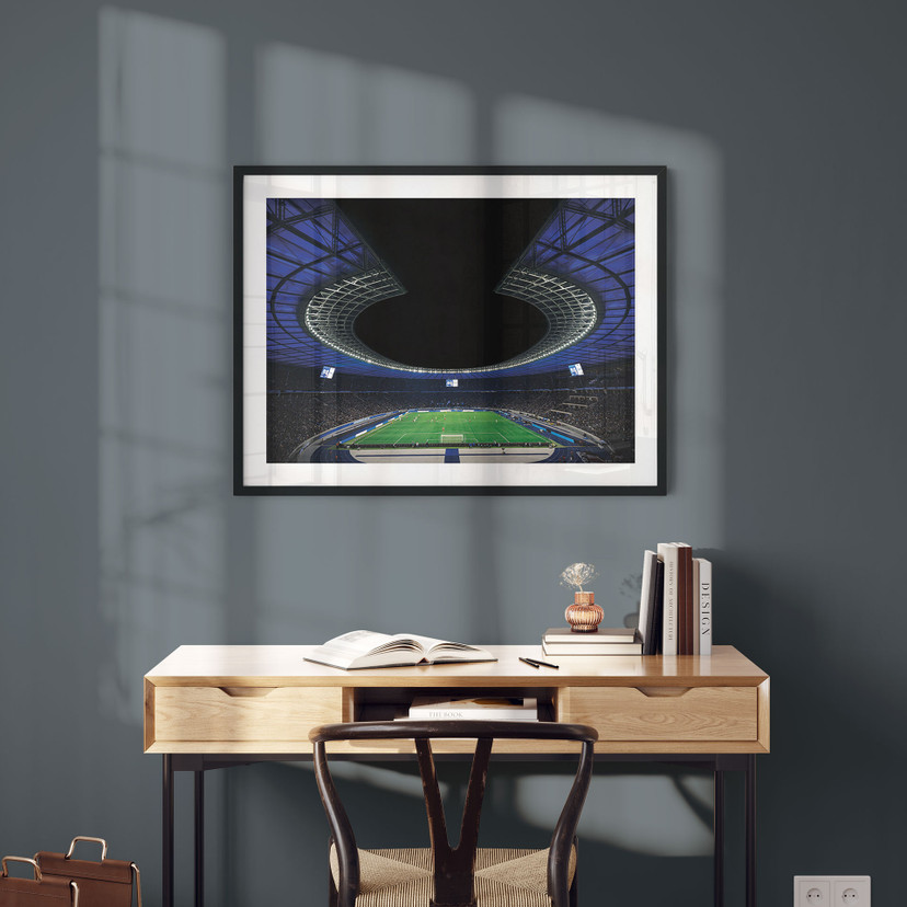 Poster Hertha BSC - Volles Olympiastadion bei Nacht