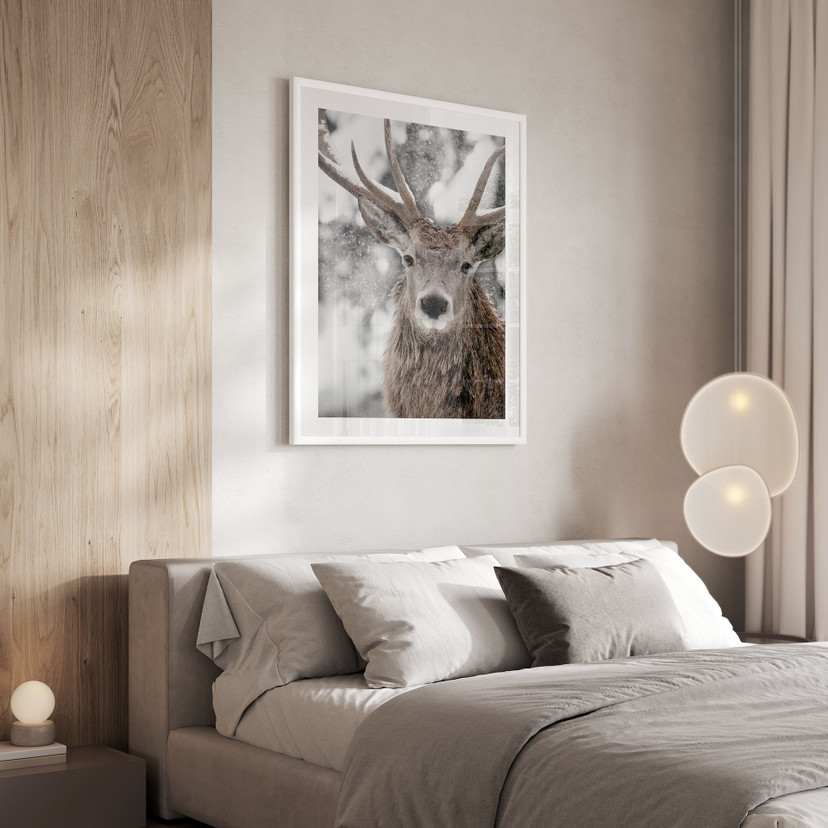 Plakat Zima - Jeleń w śnieżnej zawiei - Strigel