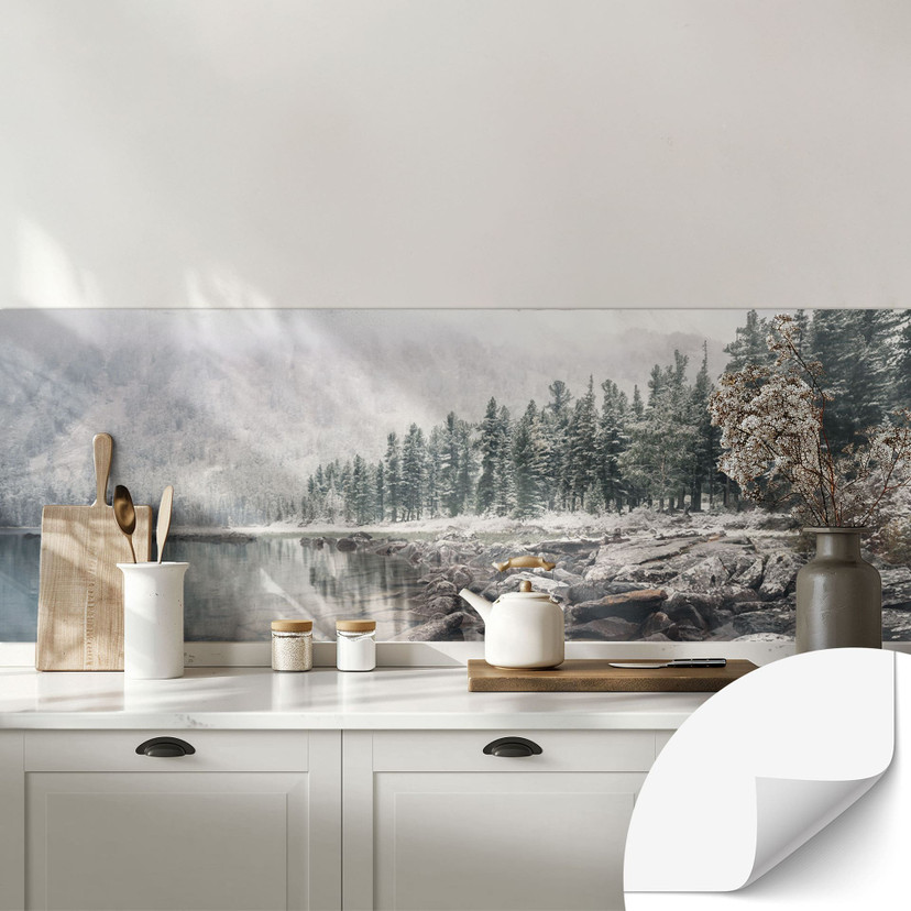 Revêtement pour cuisine autocollant Forêt d'hiver au bord du lac - Rostovskiy